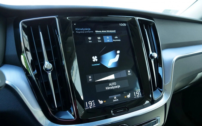 Volvo V60 cena 134900 przebieg: 87389, rok produkcji 2019 z Wronki małe 497